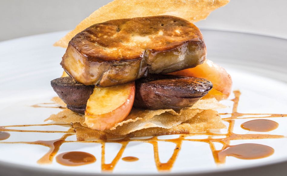 Pastilla de foie gras de canard, poêlé aux pommes, boudin noir
