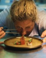 Cette cheffe autodidacte est la première de son pays à remporter trois étoiles