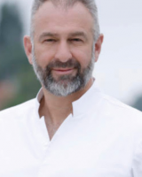 Qui est Yoann Conte, sacré Cuisinier de l'Année 2024 par le Gault & Millau ?