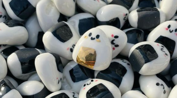 Pourquoi met-on une fève dans la galette des rois (et pourquoi il n'y en a pas dans celle de l'Elysée) ?