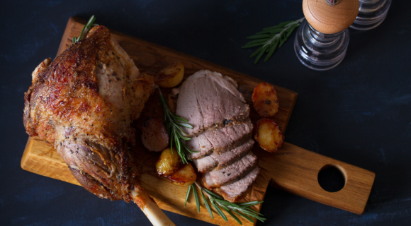 Agneau de Pâques : les conseils d'un rôtisseur marseillais pour réussir un gigot d'agneau exceptionnel