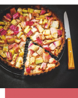 Le chef Eric Frechon livre sa version de la tarte à la rhubarbe