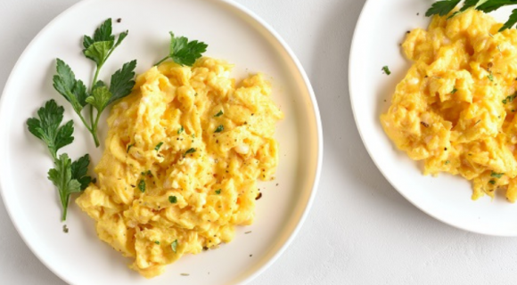 Réalisez des œufs brouillés comme dans un palace avec Thierry Marx