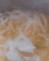 Eau de cuisson : pourquoi la conserver précieusement ?