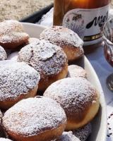 Beignets dodus à la confiture : la recette qu'il vous faut pour Mardi Gras est signée Mikaëla Liaroutsos