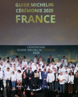 Guide Michelin 2025 : qui sont les deux nouveaux chefs triplement étoilés ? Découvrez le palmarès complet !