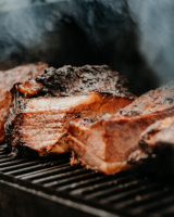 Piquer ou ne pas piquer ? L'artisan-boucher Hugo Desnoyer partage 10 conseils pour réussir son barbecue