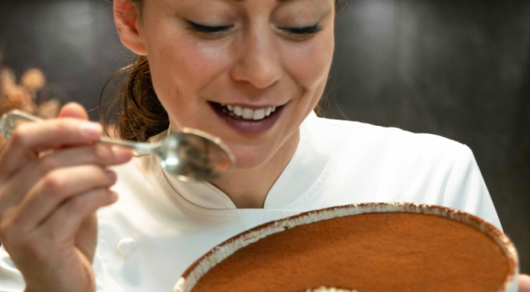 Généreuse et trop facile : la recette du tiramisu de la meilleure cheffe pâtissière du monde, à partager ou non