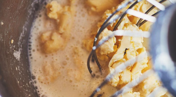 Faire son beurre maison ? Trop facile avec le chef pâtissier Benoît Castel