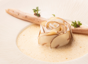 Rose de Saint-Jacques et champignons de Paris