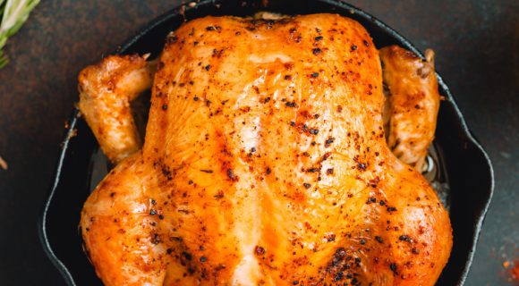 Xavier Pincemin partage sa recette pour un délicieux poulet rôti du dimanche au piment d’Espelette