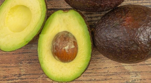 “Vous allez épater vos amis” : Eric Fréchon vous partage une manière originale de préparer l’avocat !