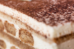 Cyril Lignac dévoile sa recette de tiramisu avec son “astuce en plus pour donner quelques chose de différent”