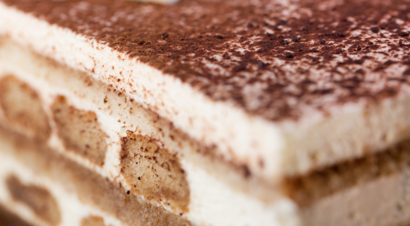 Cyril Lignac dévoile sa recette de tiramisu avec son “astuce en plus pour donner quelques chose de différent”