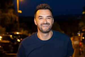 Un oeuf cocotte dans un oignon : Cyril Lignac a une recette étonnante à vous faire découvrir