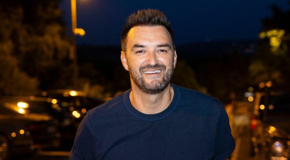 Un oeuf cocotte dans un oignon : Cyril Lignac a une recette étonnante à vous faire découvrir