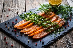 Gravlax de truite : Eloi Spinnler propose une recette simple et explique pourquoi il la préfère à la version saumon