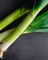 "Il ne se cuit pas, il se chauffe" : le conseil d’Alain Passard pour réussir la cuisson du poireau