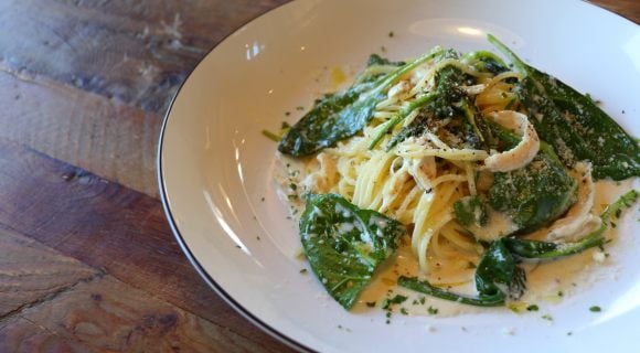 Mortadelle, épinards, pistache : Guy Martin dévoile sa recette de pâtes ultra réconfortante