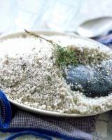 “Une cuisson que j’adore” : Hélène Darroze vous explique comment cuisiner un bar en croûte de sel