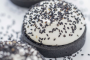 Tarte sésame noir et yuzu