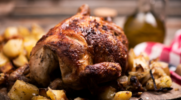 Menu de Noël : un Meilleur Ouvrier de France partage son secret pour une peau de volaille ultra croustillante