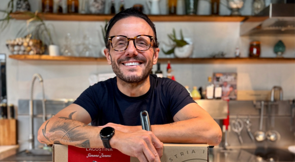 “Ça donne un goût incroyable à la bolognaise” : le chef italien Simone Zanoni nous dévoile ses secrets pour réussir cette sauce à la perfection !