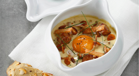 Œufs cocotte : trois conseils (faciles et rapides) soufflés par un chef pour les réussir à la perfection