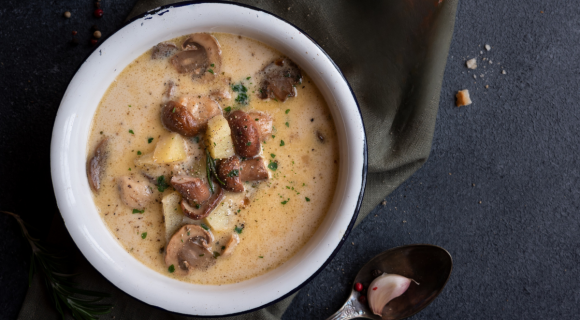 C'est l'ingrédient secret du chef Thibaut Spiwack pour sublimer un velouté de champignons