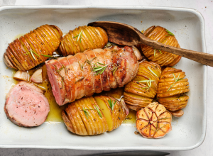 Rôti d'agneau au miel et au romarin