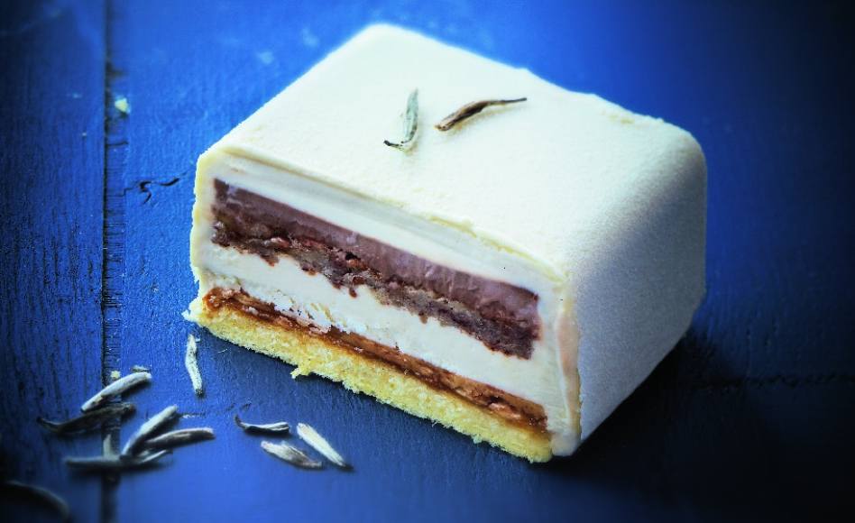 Cylan (gâteau crémeux au chocolat blanc et thé au jasmin) de Philippe Conticini