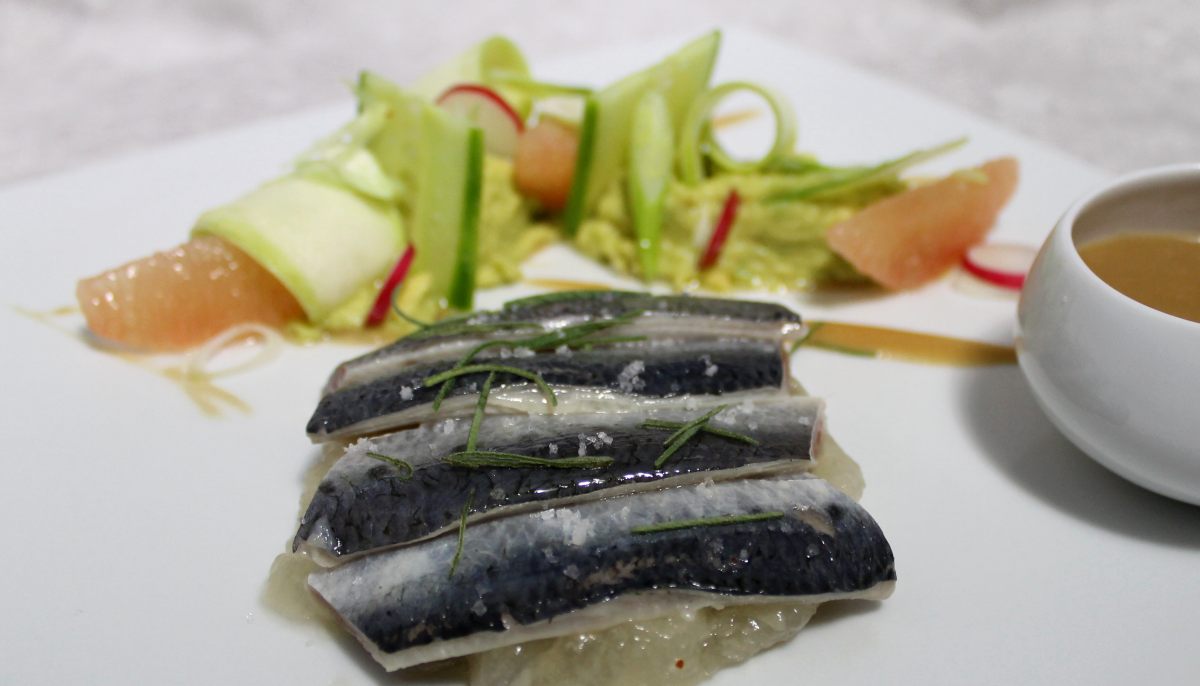 Recette de Sardines en escabèche au goût d’origan, avocat et pomelos