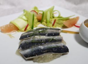 Recette de sardines en escabèche au goût d’origan, avocat et pomelos par Alain Ducasse