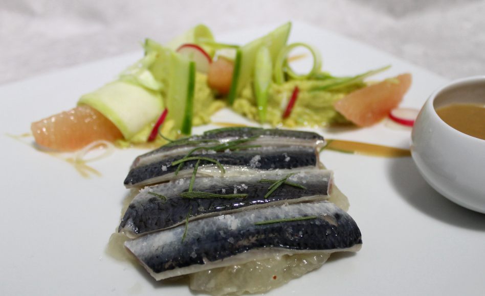 Sardines en escabèche au goût d’origan, avocat et pomelos