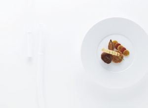 Pièce de bœuf Akagegyu rôtie à la broche, pommes de terre au sautoir par Alain Ducasse