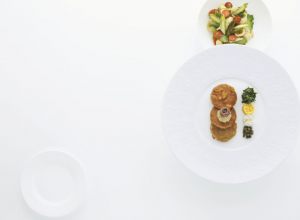 Escalope de veau viennoise, orechiette aux fèves et chistorra par Alain Ducasse