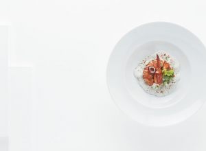 Gaspacho lait de coco et homard, salade croquante de céleri par Alain Ducasse