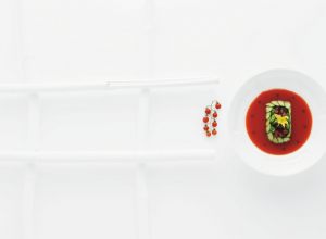 Soupe froide tomate, thon et concombre par Alain Ducasse