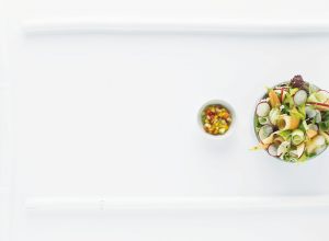 « shop » salade, copeaux crus de légumes et fruits par Alain Ducasse