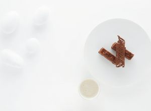 Barre choco’lait et pignons caramélisés par Alain Ducasse