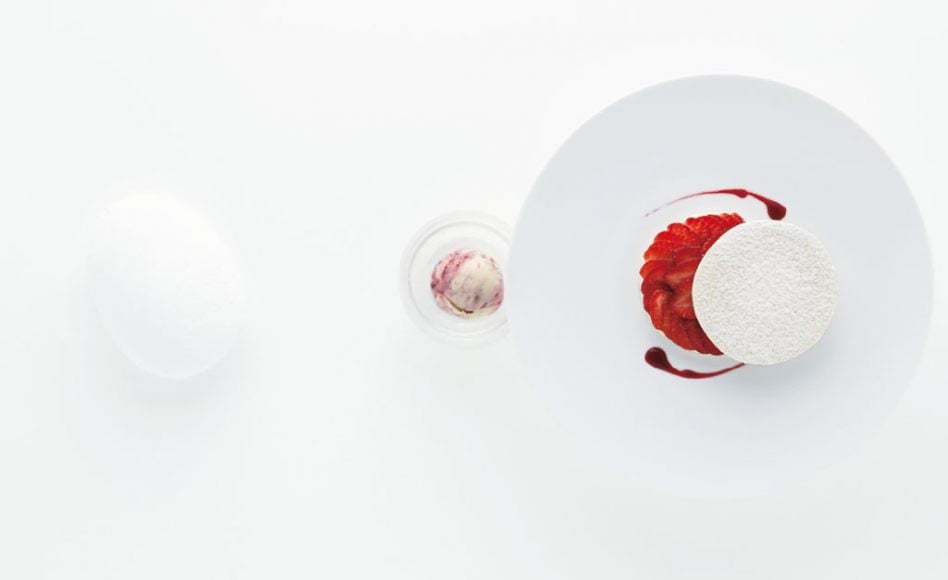 Palet de fine meringue aux fraises par Alain Ducasse