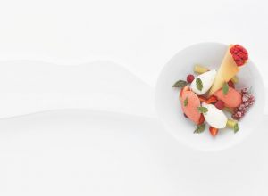 Coupe bayadère, sorbets fraise et citron basilic, rhubarbe fondante